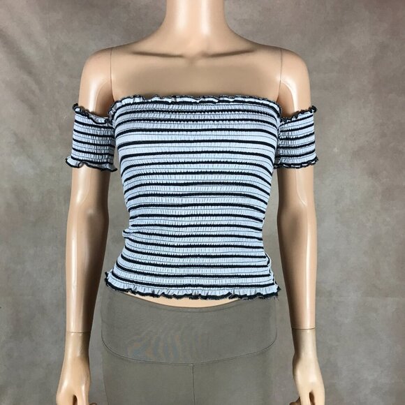 Smocked Crop Top NWT SMALL - Picture 4 of 8